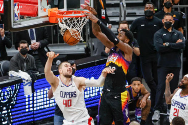 籃球比賽中常見(jiàn)的戰(zhàn)術(shù)有哪些？