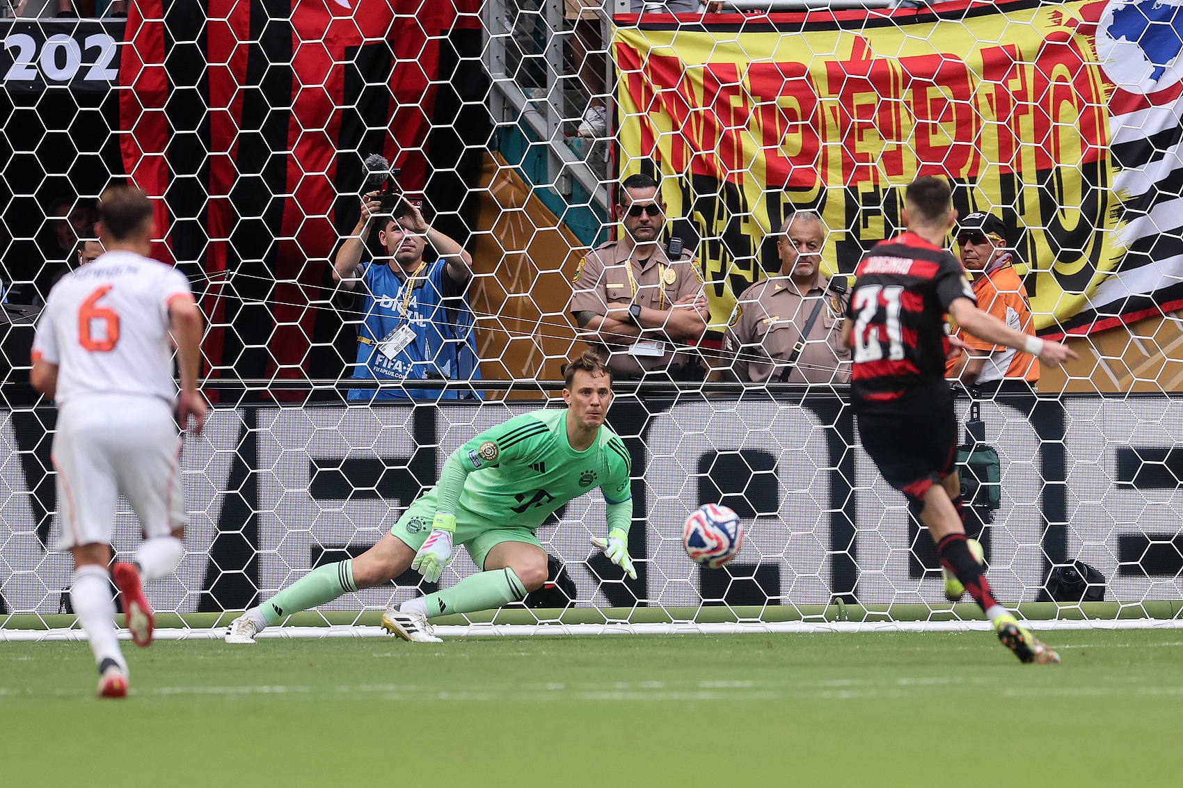 巨大的變化！ IFAB認(rèn)為修改罰球規(guī)則：將罰球踢作為死球 而進(jìn)攻方無法彌補(bǔ)射門！